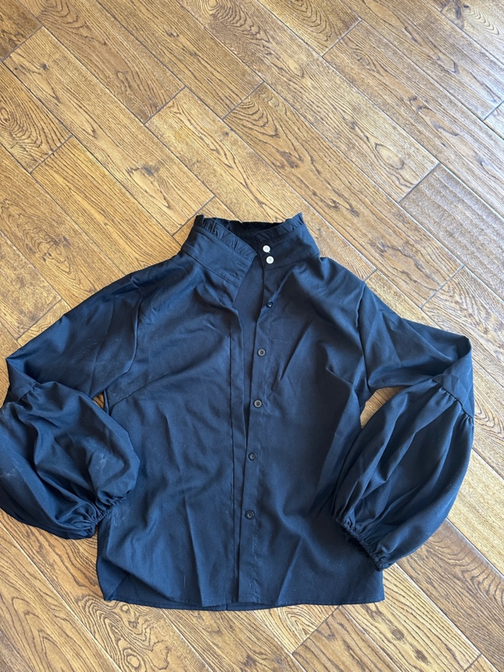 Uoozee Black Button-Up Blouse with Balloon Sleeves medium